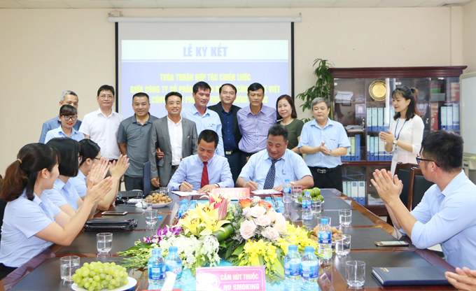 Lễ Ký kết thỏa thuận hợp tác chiến lược giữa Công ty cổ phần cơ khí Xây dựng AMECC và Công ty cổ phần tư vấn đầu tư công nghệ Việt (Viettek)
