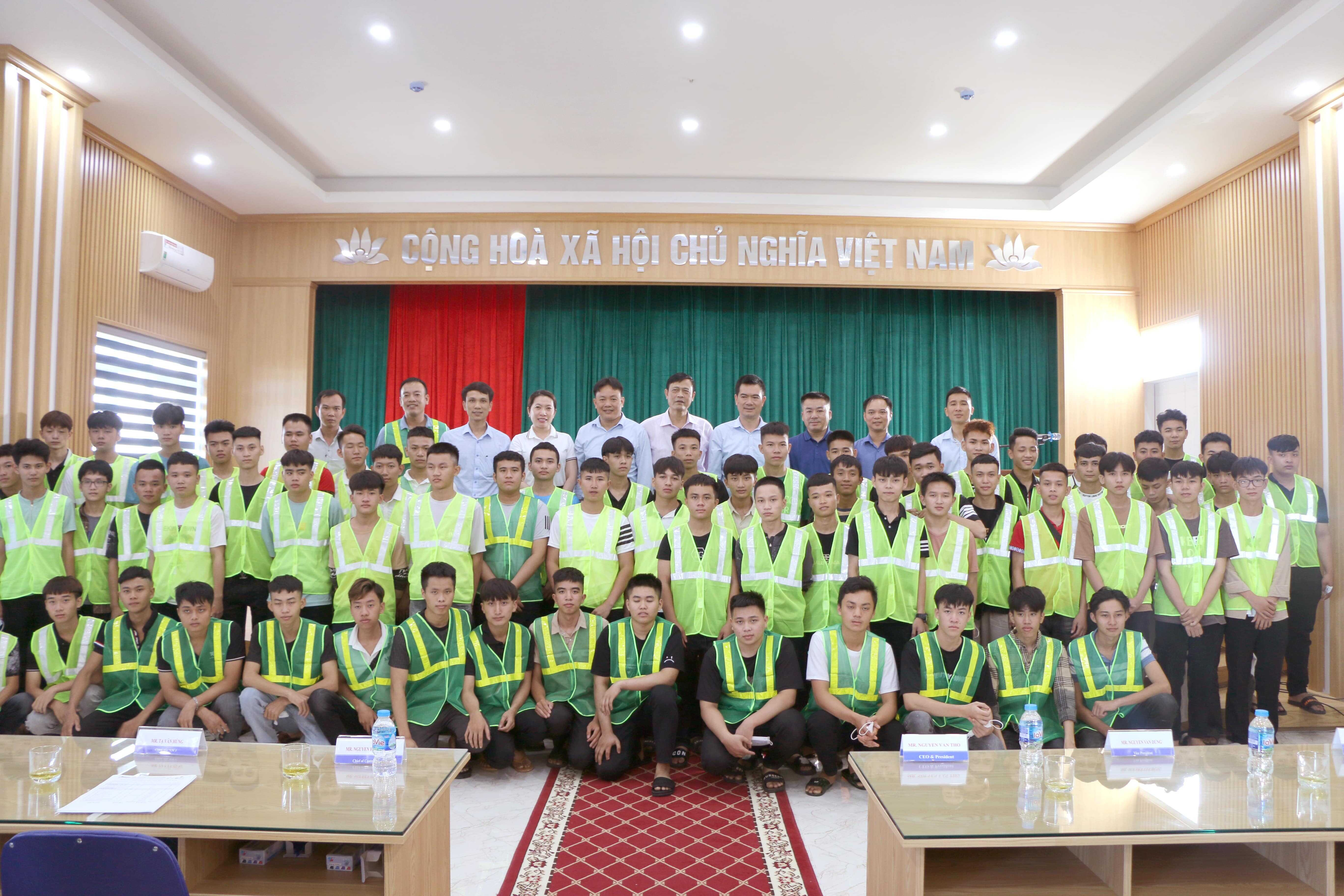 Amecc – Organizing meets and career orientations for new technical workers and student interns