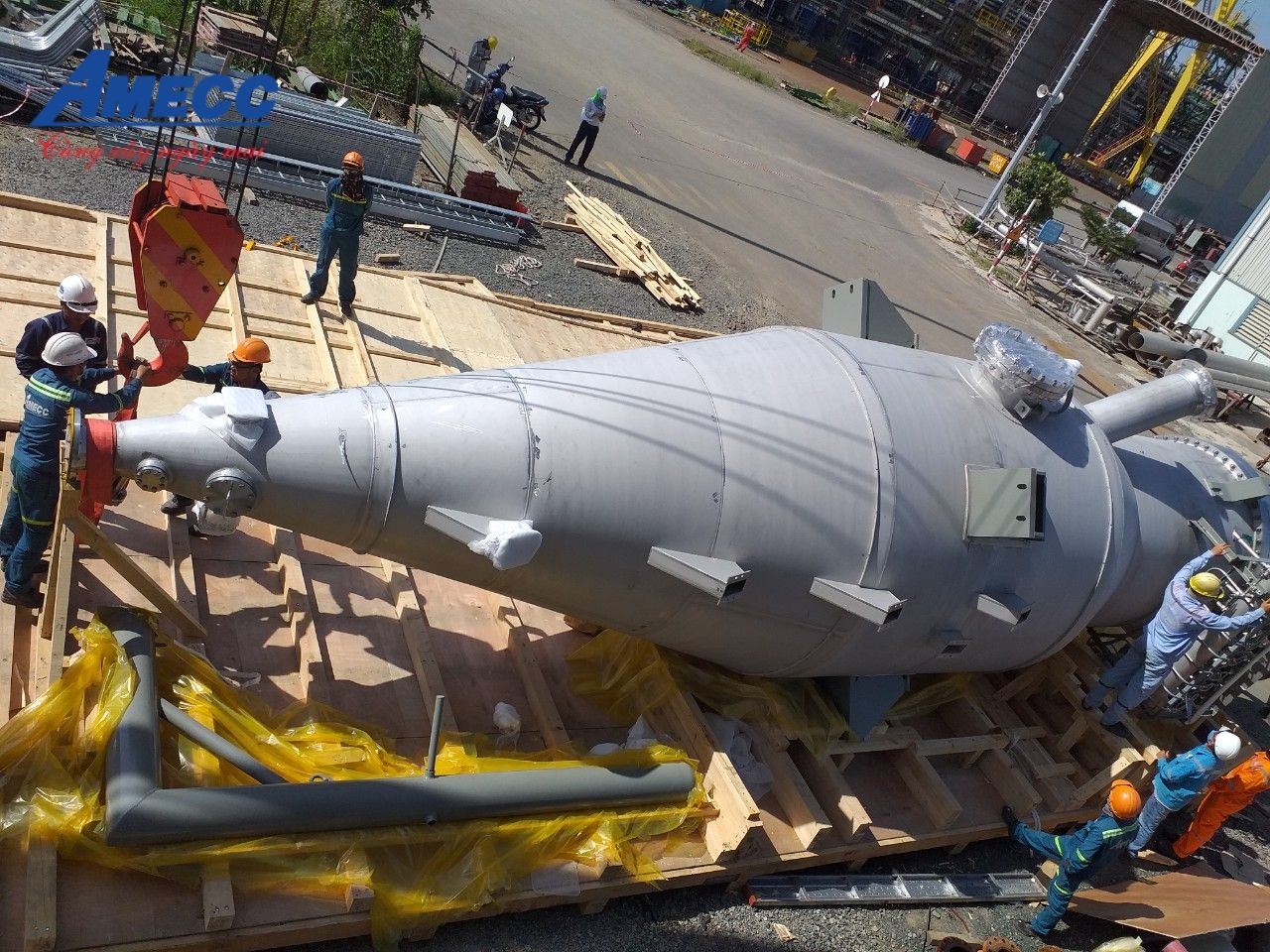 AMECC - RECEIVED GAS SEPARATORS FROM SAMSUNG - LONG SON PETROCHEMICAL COMPLEX PROJECT