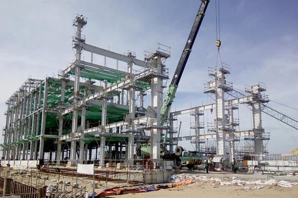 Lắp kết cấu thép gian điều khiển trung tâm Nhà máy nhiệt điện Thái Bình 1